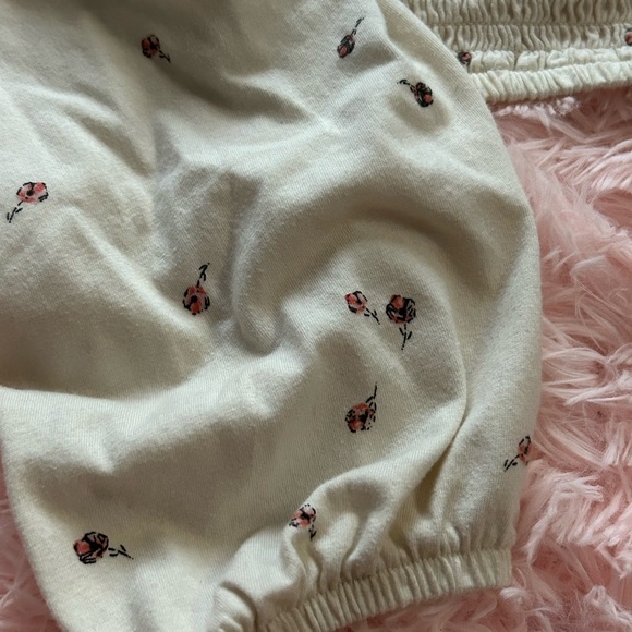 Arizona Jean Company Cream Floral Women Top - Picture 2 of 5